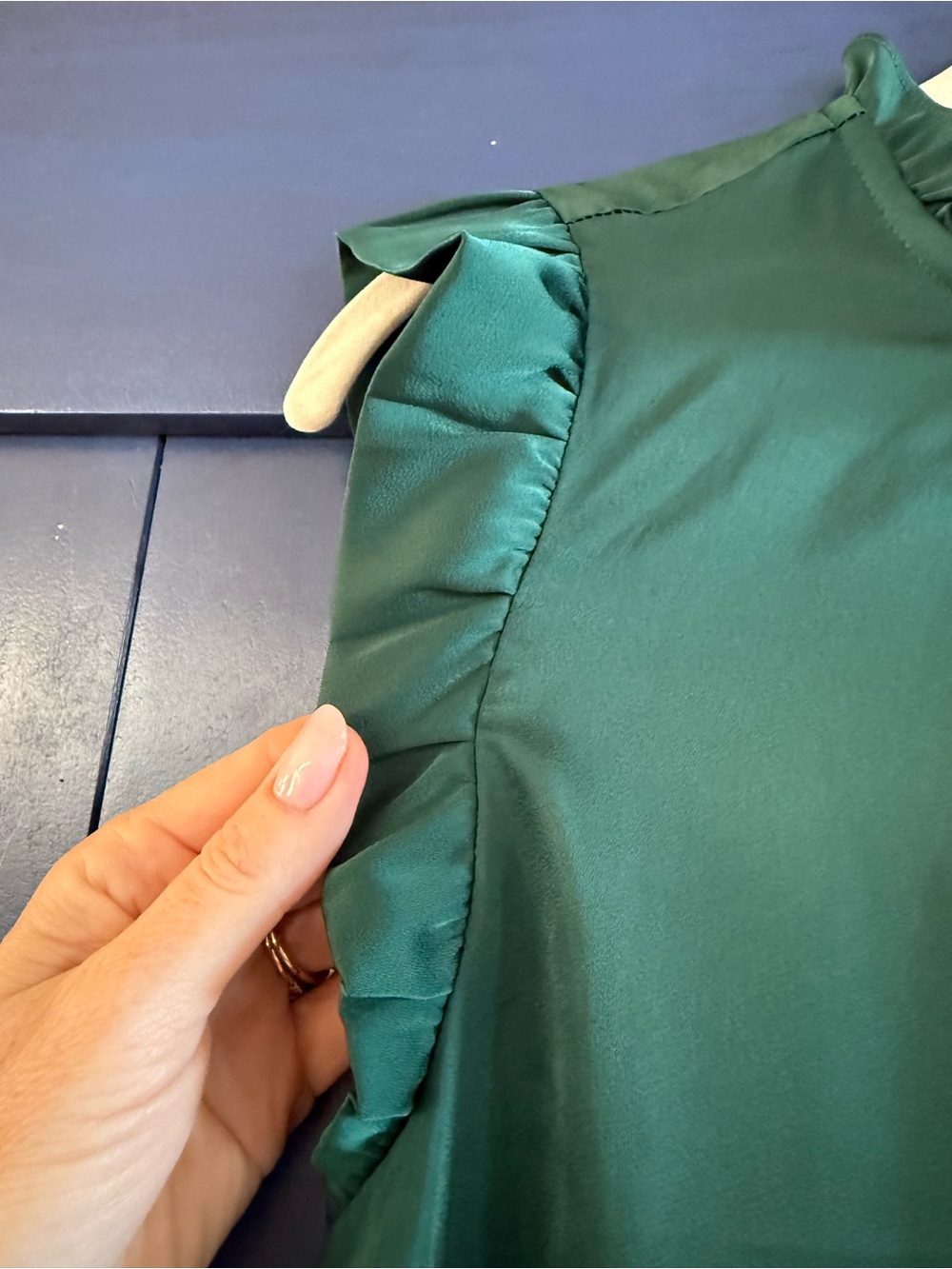 Evereve Emerald Green Satin Ruffle Sleeve Blouse 💚 - Picture 3 of 6